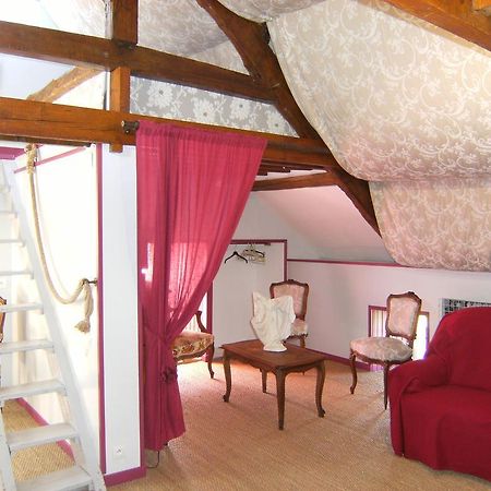 Le Relais Du Mont Chauve Bed & Breakfast Caumont-Sur-Aure Bagian luar foto