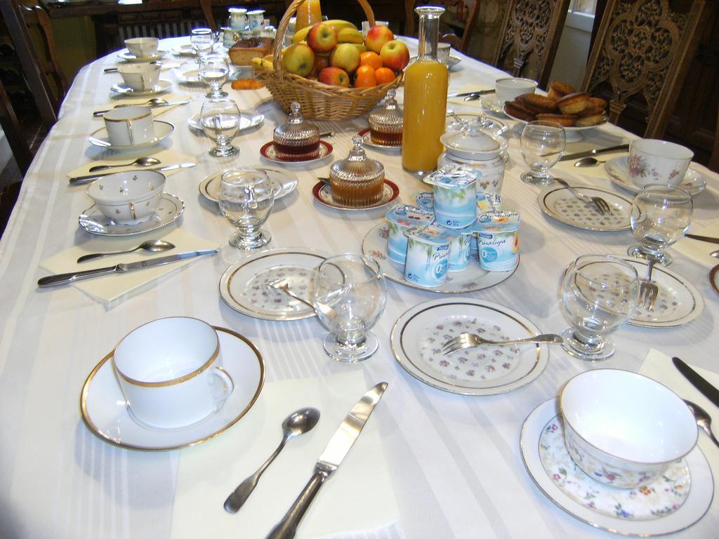 Le Relais Du Mont Chauve Bed & Breakfast Caumont-Sur-Aure Bagian luar foto