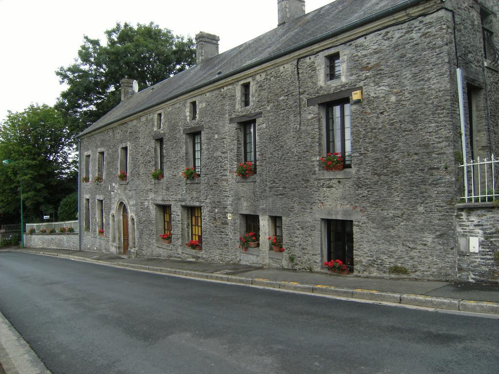 Le Relais Du Mont Chauve Bed & Breakfast Caumont-Sur-Aure Bagian luar foto