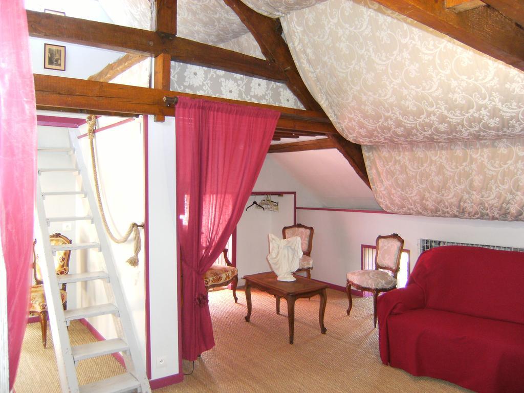 Le Relais Du Mont Chauve Bed & Breakfast Caumont-Sur-Aure Bagian luar foto