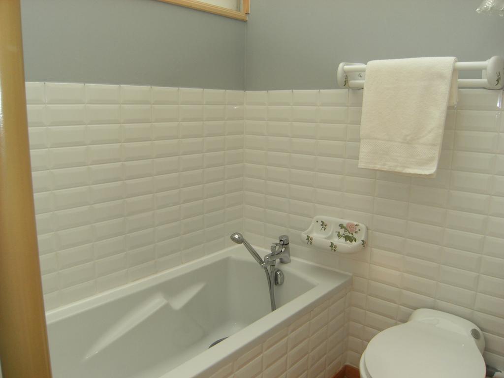 Le Relais Du Mont Chauve Bed & Breakfast Caumont-Sur-Aure Bagian luar foto