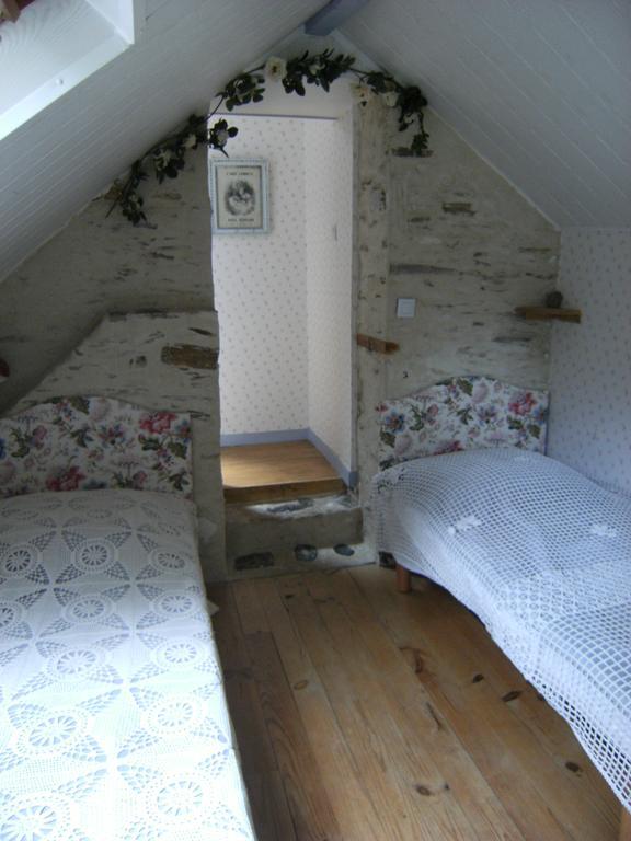 Le Relais Du Mont Chauve Bed & Breakfast Caumont-Sur-Aure Bagian luar foto