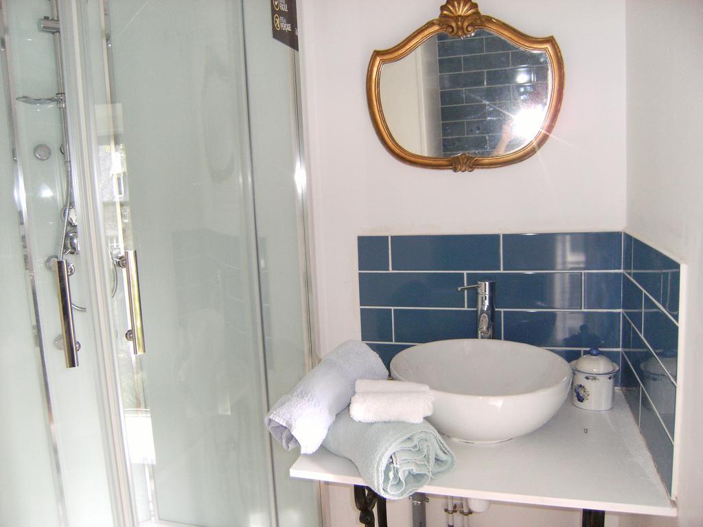 Le Relais Du Mont Chauve Bed & Breakfast Caumont-Sur-Aure Bagian luar foto