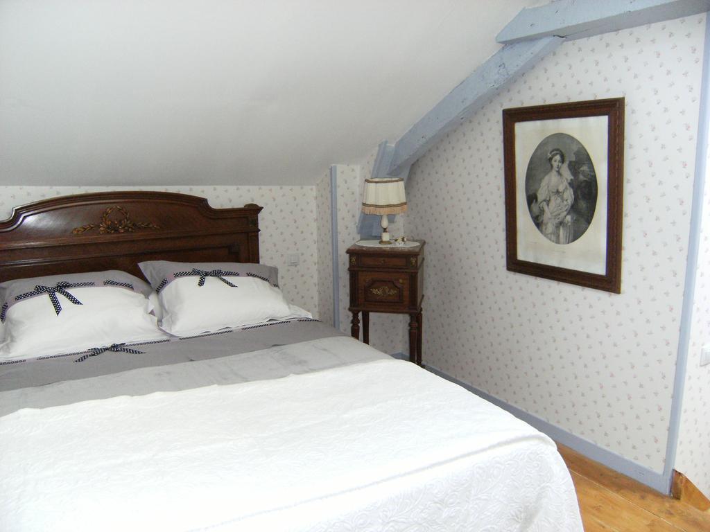 Le Relais Du Mont Chauve Bed & Breakfast Caumont-Sur-Aure Bagian luar foto